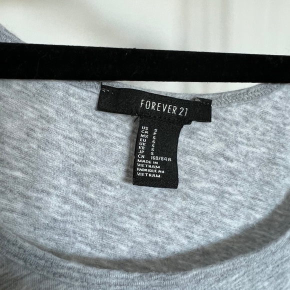 Forever 21 Basic Gray Tank Top With Pocket - Picture 3 of 3